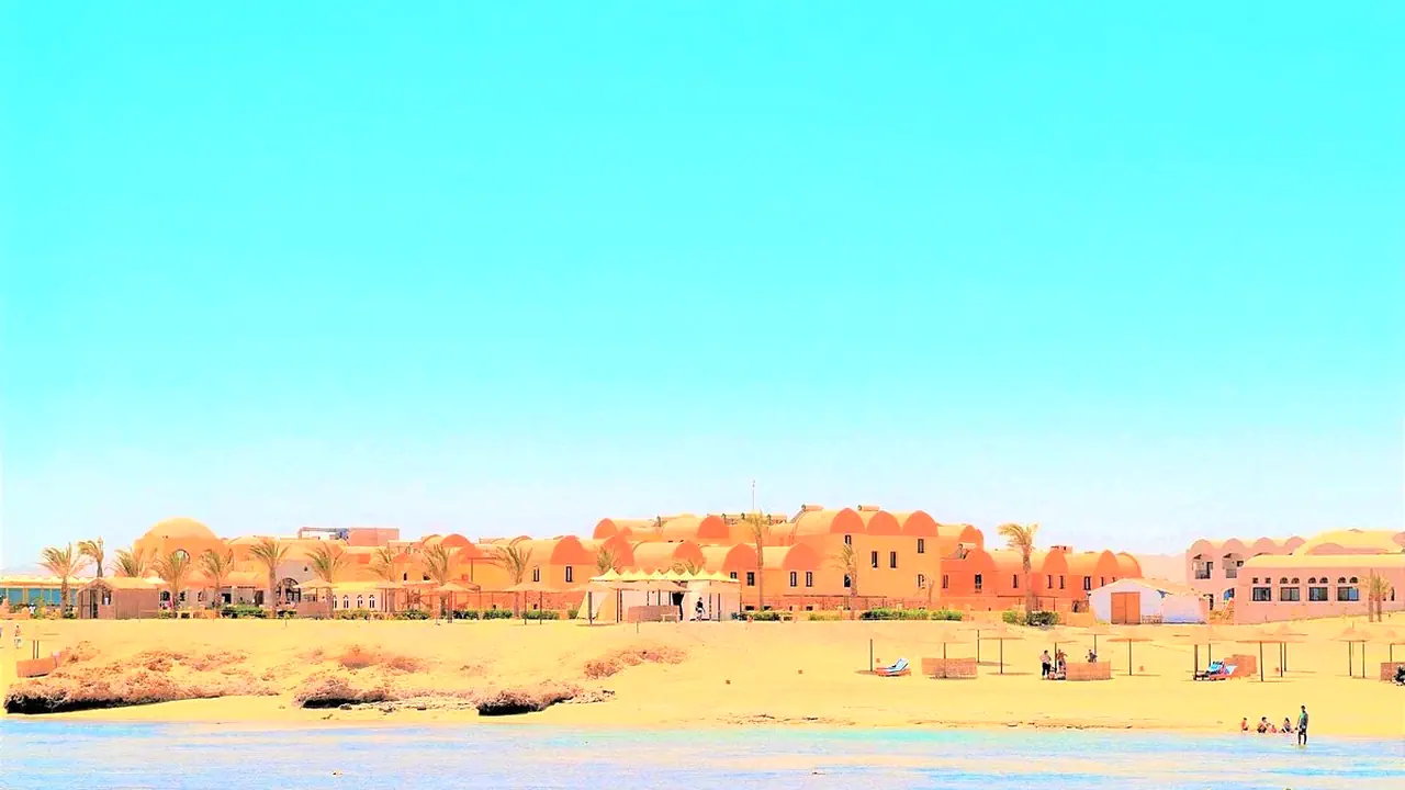 الفندق روحانو بيتش ريزورت - القصير